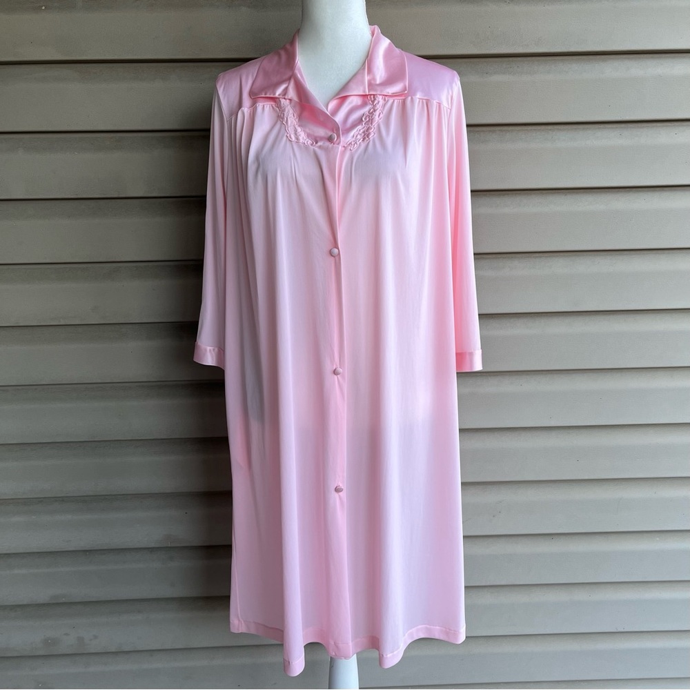 •Vanity Fair• Vintage Button Front Nylon Robe - Size Medium